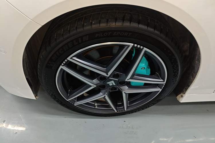 Used Hyptec GT 2025 710 Max Edition Left Front Wheel Hub