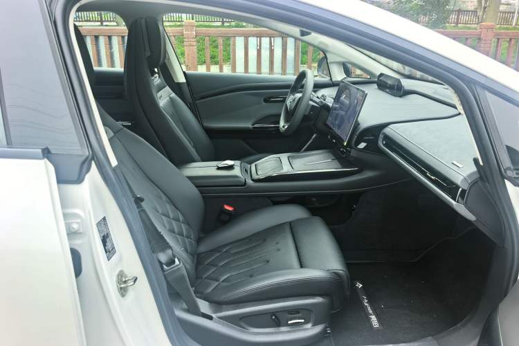 Used Hyptec GT 2025 710 Max Edition Right Front Seat