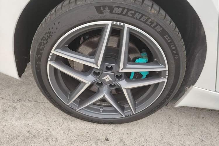 Used Hyptec GT 2025 710 Max Edition Right Rear Wheel Hub