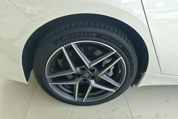 Used Hyptec GT 2025 710 Max Edition Right Rear Wheel Hub