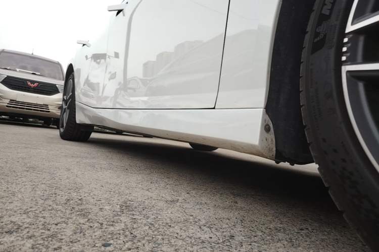 Used Hyptec GT 2025 710 Max Edition Right Side Sill