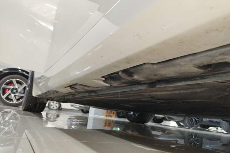 Used Hyptec GT 2025 710 Max Edition Right Side Sill