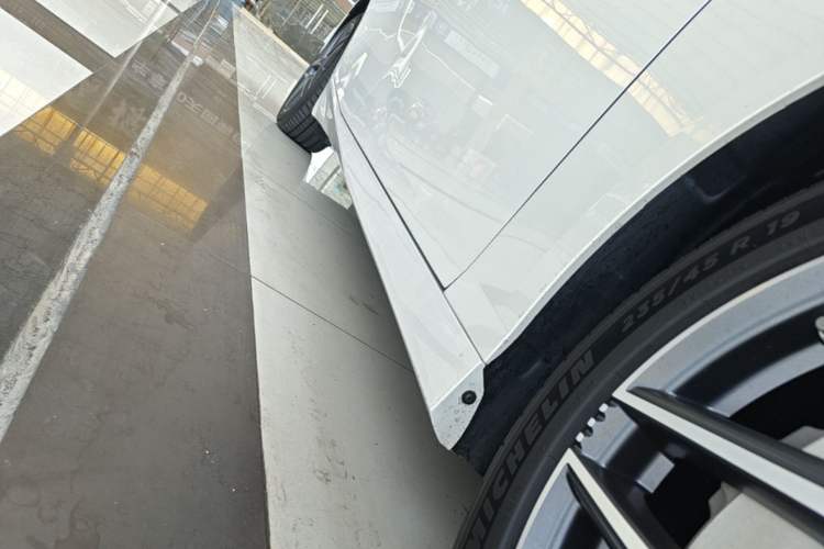 Used Hyptec GT 2025 710 Max Edition Right Side Sill