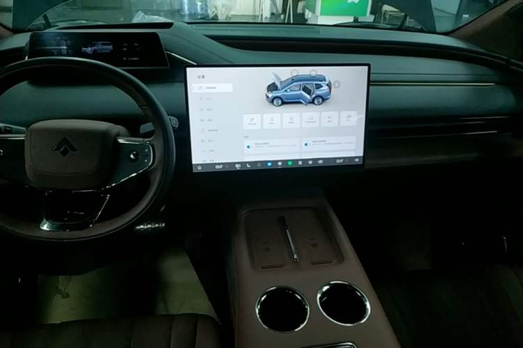 Used Hyptec HL 2025 700 Ultra Six-Seater All-Wheel-Drive LiDAR Version Audio And AC Panel
