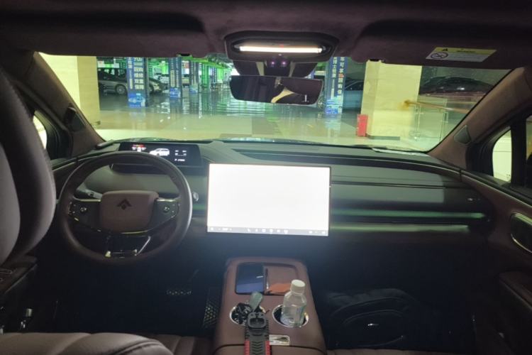 Used Hyptec HL 2025 700 Ultra Six-Seater All-Wheel-Drive LiDAR Version Center Console