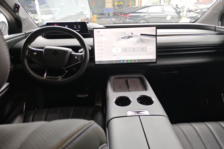 Used Hyptec HL 2025 700 Ultra Six-Seater All-Wheel-Drive LiDAR Version Center Console