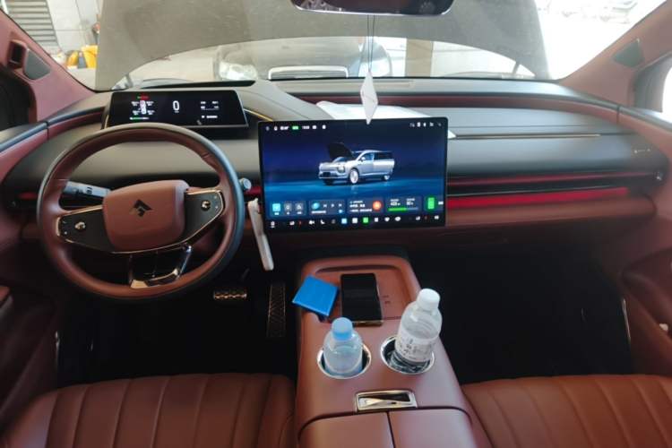 Used Hyptec HL 2025 700 Ultra Six-Seater All-Wheel-Drive LiDAR Version Center Console