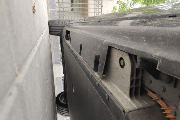 Used Hyptec HL 2025 700 Ultra Six-Seater All-Wheel-Drive LiDAR Version Chassis Front Right