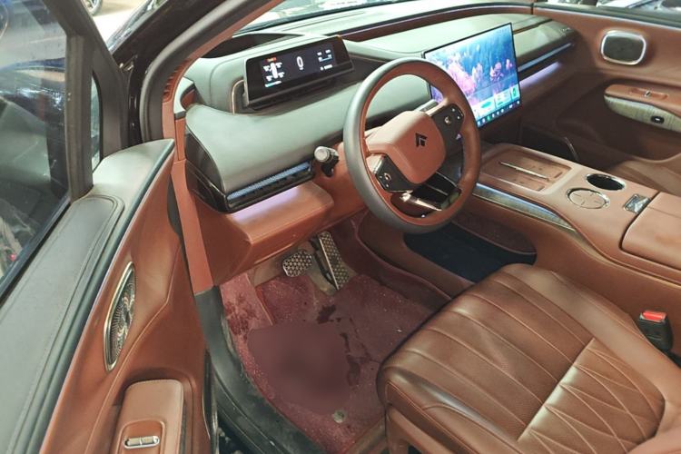 Used Hyptec HL 2025 700 Ultra Six-Seater All-Wheel-Drive LiDAR Version Driver Seat