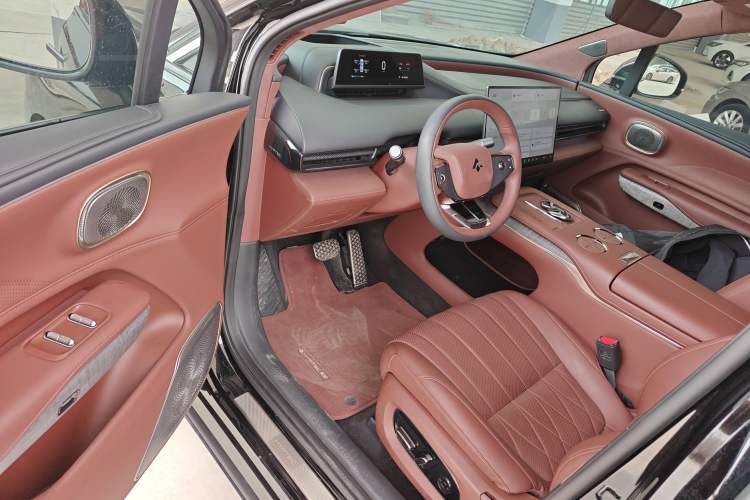 Used Hyptec HL 2025 700 Ultra Six-Seater All-Wheel-Drive LiDAR Version Driver Seat
