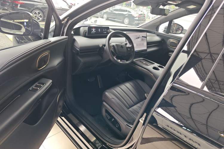 Used Hyptec HL 2025 700 Ultra Six-Seater All-Wheel-Drive LiDAR Version Driver Seat