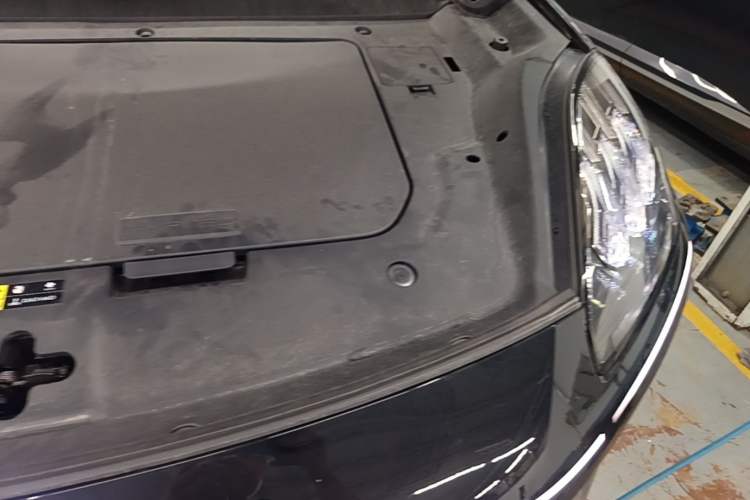 Used Hyptec HL 2025 700 Ultra Six-Seater All-Wheel-Drive LiDAR Version Engine Bay Left