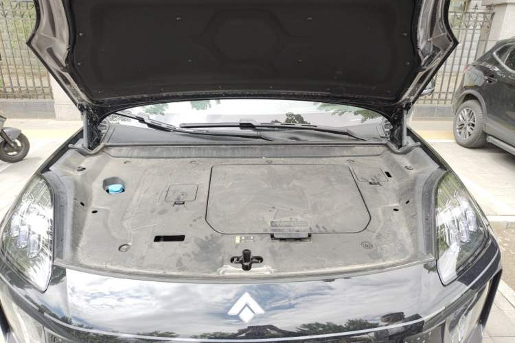 Used Hyptec HL 2025 700 Ultra Six-Seater All-Wheel-Drive LiDAR Version Engine Bay