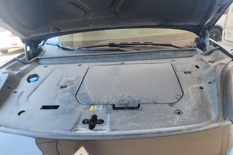 Used Hyptec HL 2025 700 Ultra Six-Seater All-Wheel-Drive LiDAR Version Engine Bay