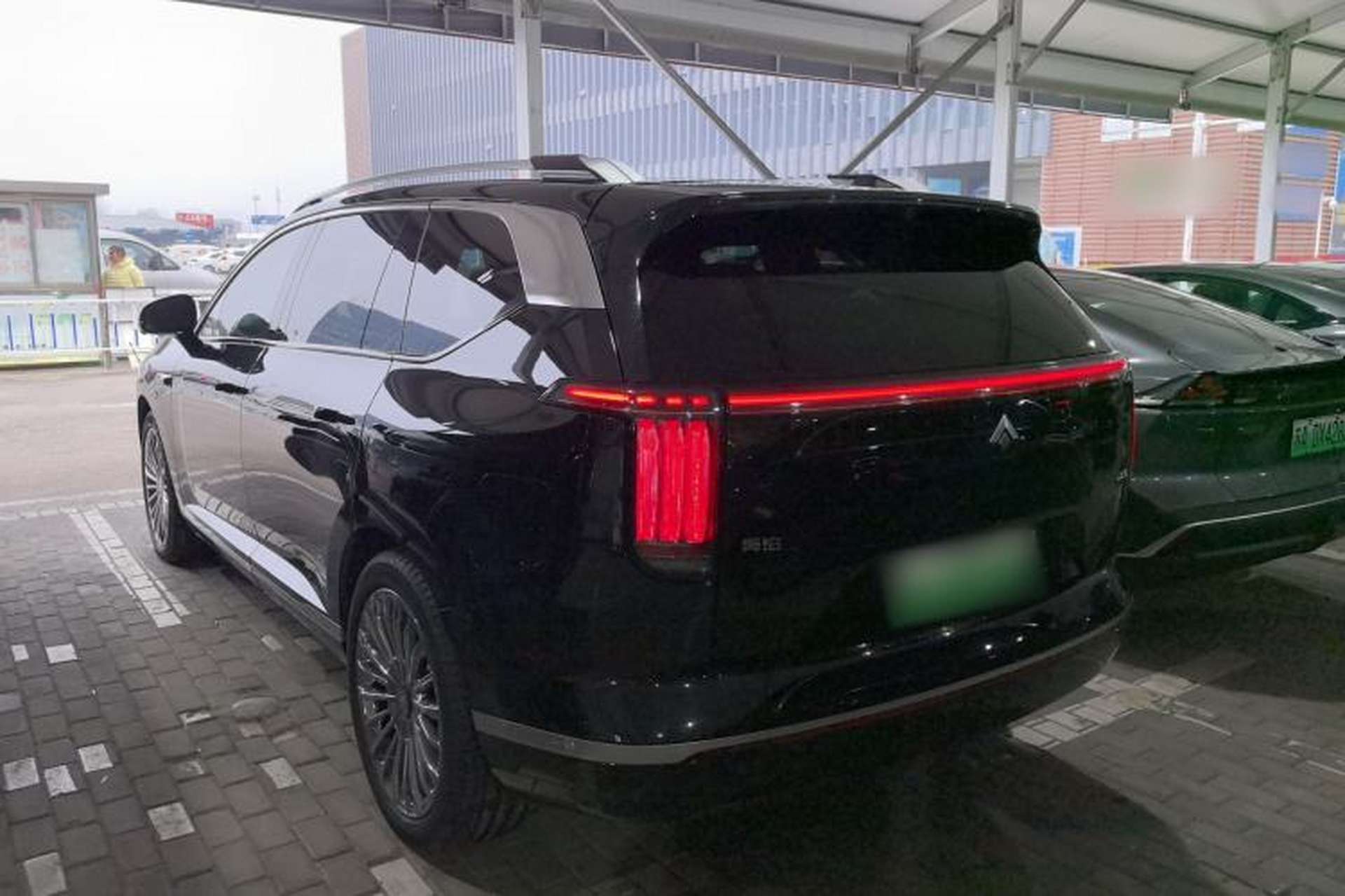 Used Hyptec HL 2025 700 Ultra Six-Seater All-Wheel-Drive LiDAR Version Exterior 2