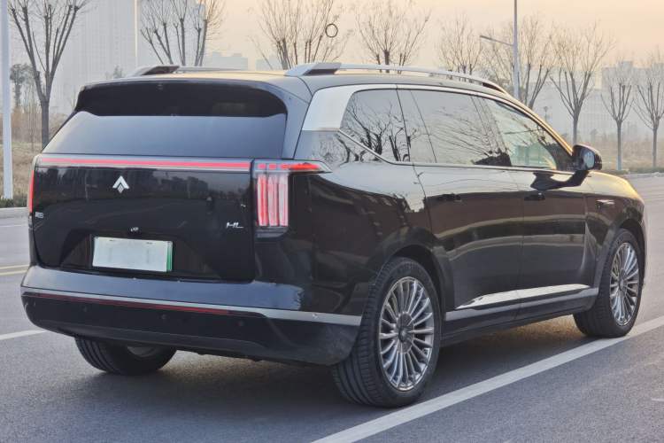 Used Hyptec HL 2025 700 Ultra Six-Seater All-Wheel-Drive LiDAR Version Exterior 3