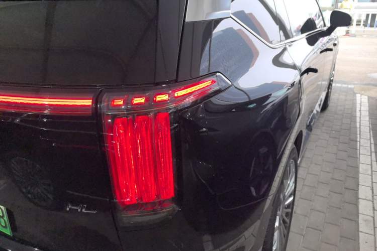Used Hyptec HL 2025 700 Ultra Six-Seater All-Wheel-Drive LiDAR Version Exterior 3