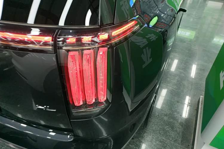 Used Hyptec HL 2025 700 Ultra Six-Seater All-Wheel-Drive LiDAR Version Exterior 3