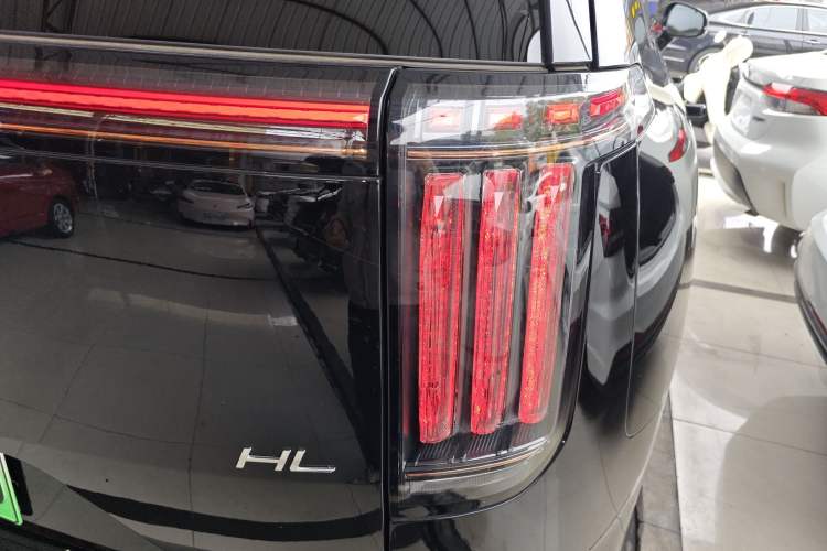 Used Hyptec HL 2025 700 Ultra Six-Seater All-Wheel-Drive LiDAR Version Exterior 3