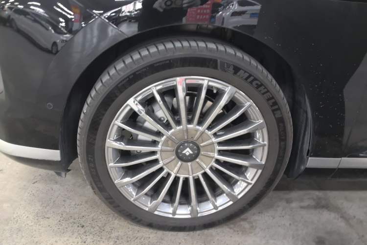 Used Hyptec HL 2025 700 Ultra Six-Seater All-Wheel-Drive LiDAR Version Exterior 4