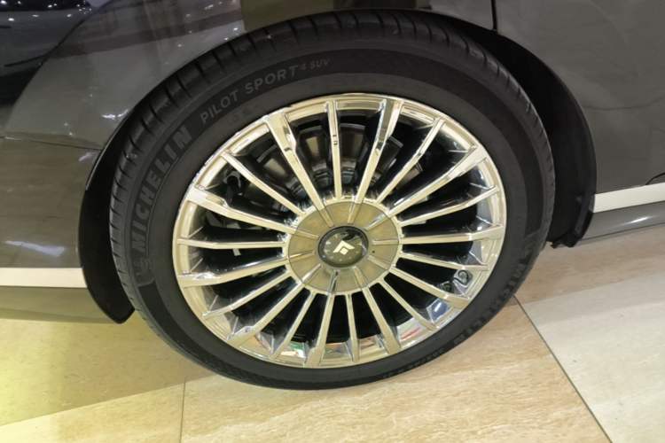 Used Hyptec HL 2025 700 Ultra Six-Seater All-Wheel-Drive LiDAR Version Exterior 5