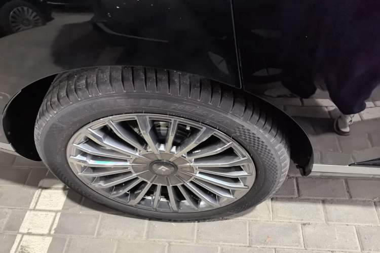 Used Hyptec HL 2025 700 Ultra Six-Seater All-Wheel-Drive LiDAR Version Exterior 5