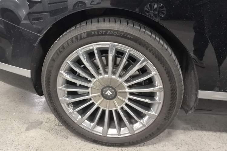 Used Hyptec HL 2025 700 Ultra Six-Seater All-Wheel-Drive LiDAR Version Exterior 5