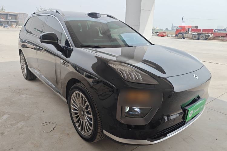 Used Hyptec HL 2025 700 Ultra Six-Seater All-Wheel-Drive LiDAR Version Front Right 45 Deg