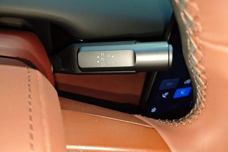 Used Hyptec HL 2025 700 Ultra Six-Seater All-Wheel-Drive LiDAR Version Gear Lever