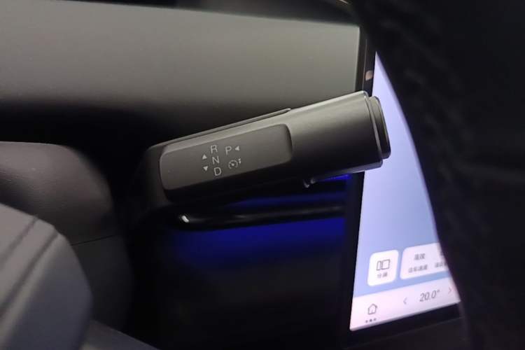 Used Hyptec HL 2025 700 Ultra Six-Seater All-Wheel-Drive LiDAR Version Gear Lever
