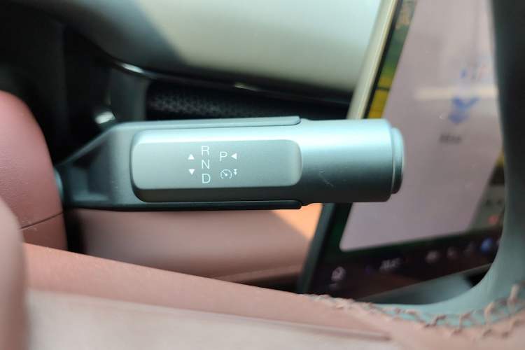 Used Hyptec HL 2025 700 Ultra Six-Seater All-Wheel-Drive LiDAR Version Gear Lever