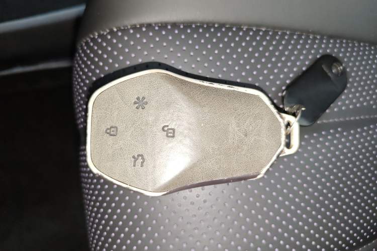 Used Hyptec HL 2025 700 Ultra Six-Seater All-Wheel-Drive LiDAR Version Interior 1