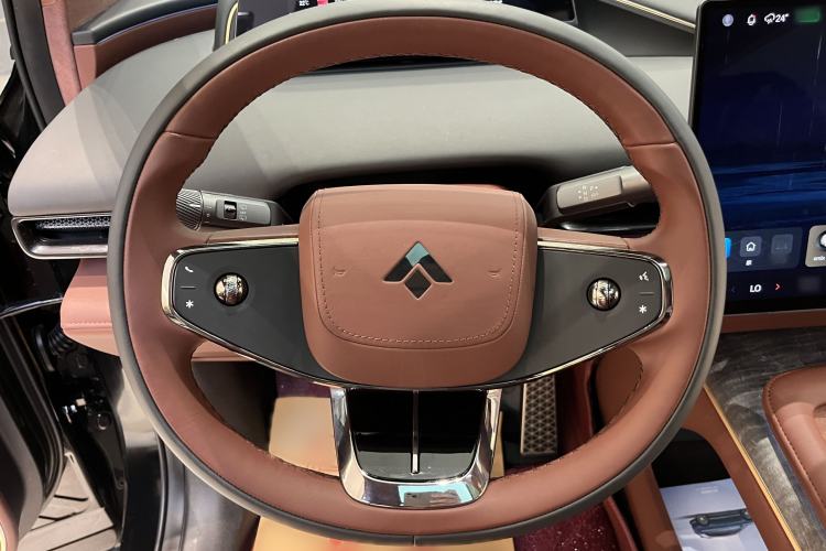 Used Hyptec HL 2025 700 Ultra Six-Seater All-Wheel-Drive LiDAR Version Interior 3