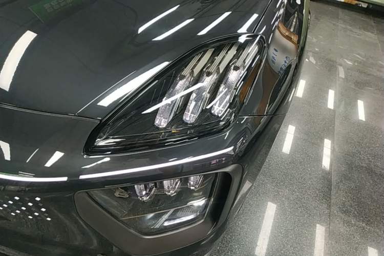 Used Hyptec HL 2025 700 Ultra Six-Seater All-Wheel-Drive LiDAR Version Left Front Headlight