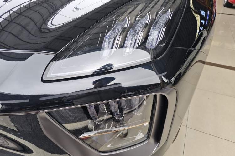 Used Hyptec HL 2025 700 Ultra Six-Seater All-Wheel-Drive LiDAR Version Left Front Headlight