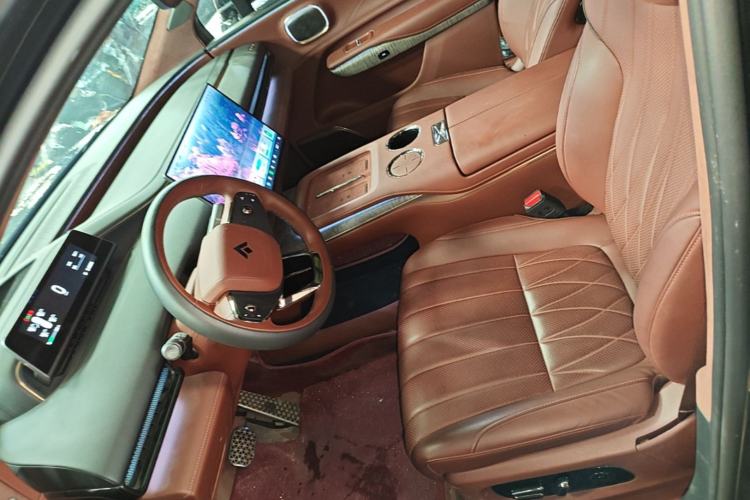 Used Hyptec HL 2025 700 Ultra Six-Seater All-Wheel-Drive LiDAR Version Left Front Seat