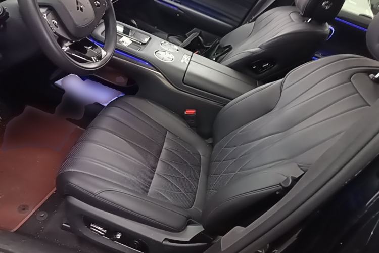 Used Hyptec HL 2025 700 Ultra Six-Seater All-Wheel-Drive LiDAR Version Left Front Seat