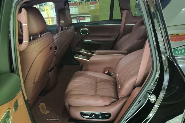 Used Hyptec HL 2025 700 Ultra Six-Seater All-Wheel-Drive LiDAR Version Left Rear Seat