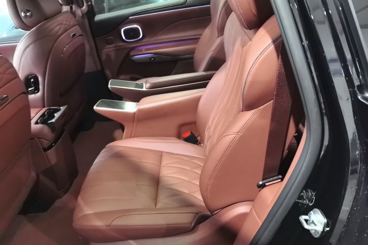 Used Hyptec HL 2025 700 Ultra Six-Seater All-Wheel-Drive LiDAR Version Left Rear Seat