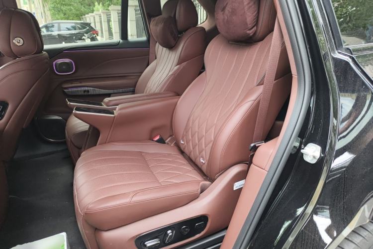 Used Hyptec HL 2025 700 Ultra Six-Seater All-Wheel-Drive LiDAR Version Left Rear Seat