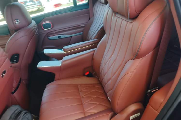 Used Hyptec HL 2025 700 Ultra Six-Seater All-Wheel-Drive LiDAR Version Left Rear Seat