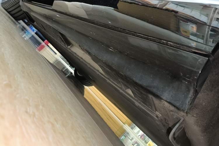 Used Hyptec HL 2025 700 Ultra Six-Seater All-Wheel-Drive LiDAR Version Left Side Sill