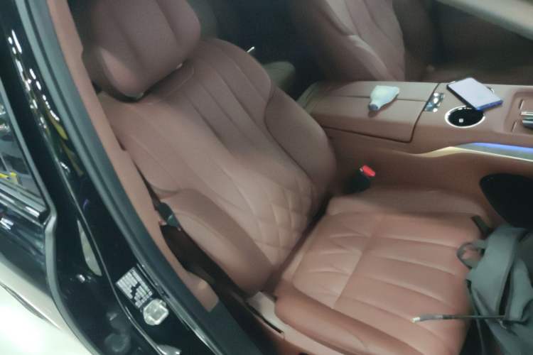Used Hyptec HL 2025 700 Ultra Six-Seater All-Wheel-Drive LiDAR Version Right Front Seat