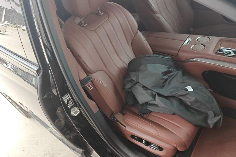 Used Hyptec HL 2025 700 Ultra Six-Seater All-Wheel-Drive LiDAR Version Right Front Seat