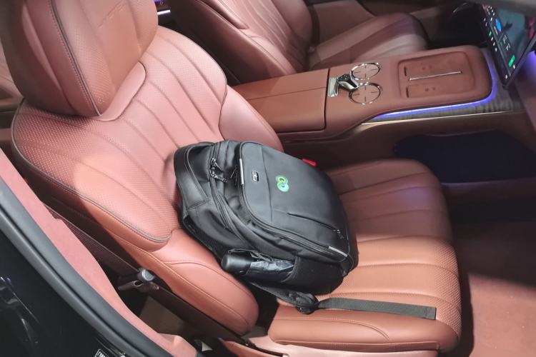 Used Hyptec HL 2025 700 Ultra Six-Seater All-Wheel-Drive LiDAR Version Right Front Seat