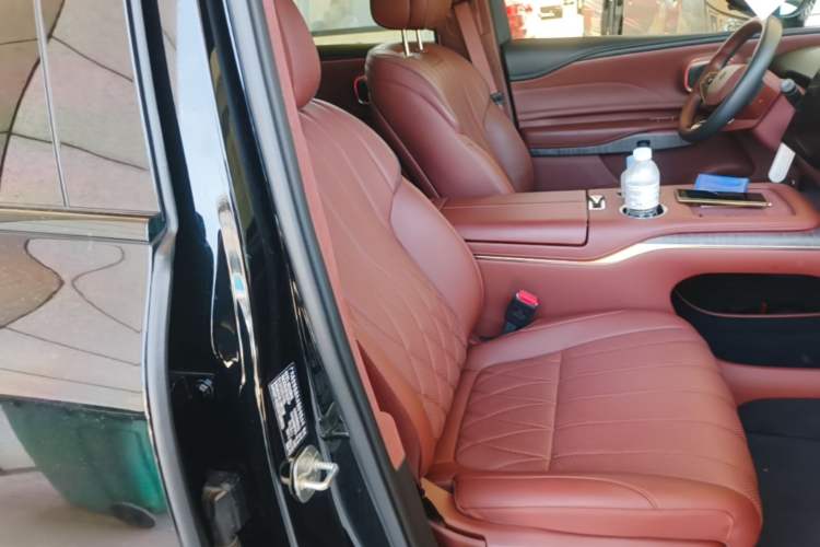 Used Hyptec HL 2025 700 Ultra Six-Seater All-Wheel-Drive LiDAR Version Right Front Seat