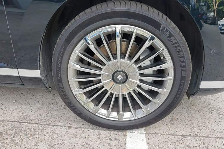 Used Hyptec HL 2025 Model Revised 350 Max Six-Seater LiDAR Edition Right Front Wheel Hub