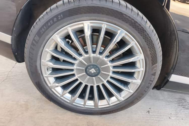 Used Hyptec HL 2025 700 Ultra Six-Seater All-Wheel-Drive LiDAR Version Right Rear Wheel Hub