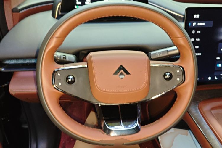 Used Hyptec HL 2025 700 Ultra Six-Seater All-Wheel-Drive LiDAR Version Steering Wheel