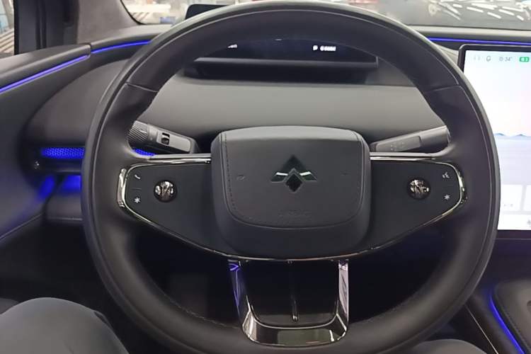 Used Hyptec HL 2025 700 Ultra Six-Seater All-Wheel-Drive LiDAR Version Steering Wheel